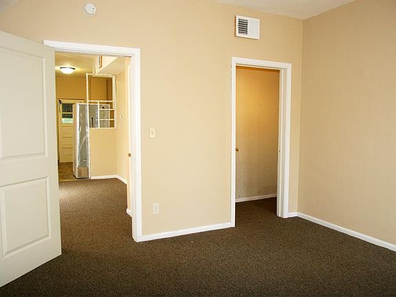 4th image of 1039 Victoria St N #2