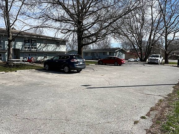 4th image of 413 E Main St
