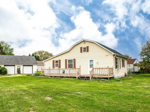 2106 Bloomington Rd, East Peoria, IL 61611