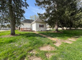 208 E 2nd St, Russellville, IN 46175