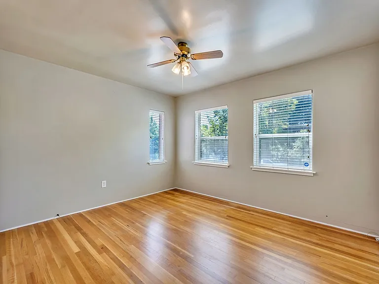 760 Marsh Ave — Photo 18