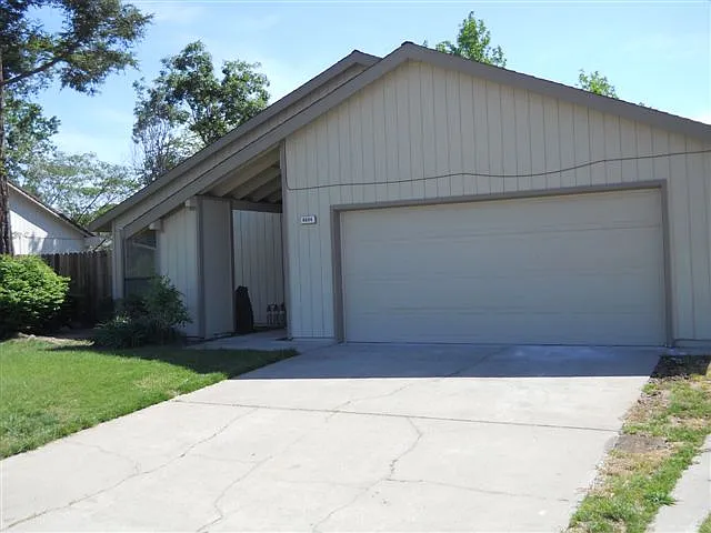 8604 Maple Grove Ct — Photo 1