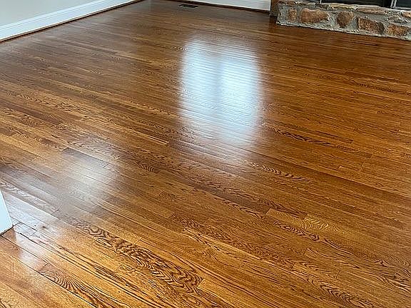 4th image of 80 Lombard Cir