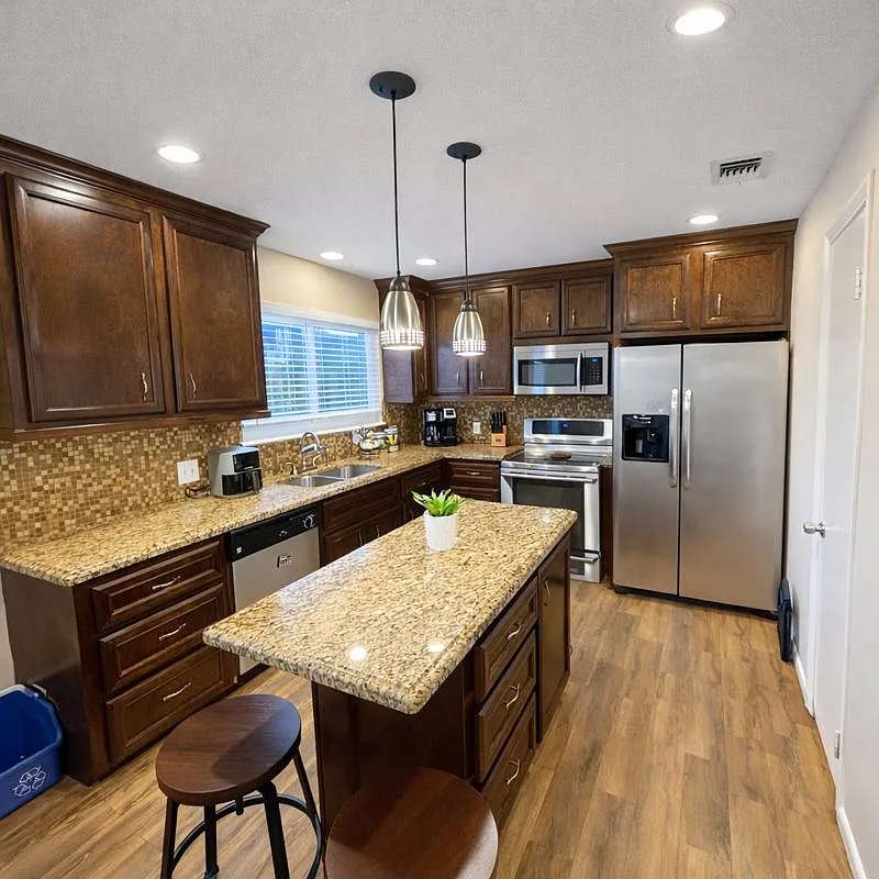 Building Photo - 1831 Sherwood Forest St #28