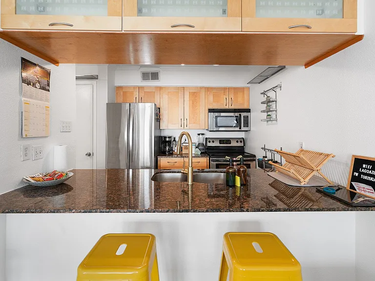 1818 S Lakeshore Blvd #8 — Photo 3