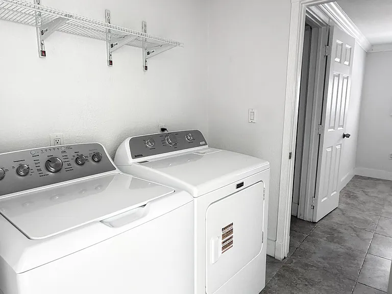 100 Sunset Ln — Photo 11