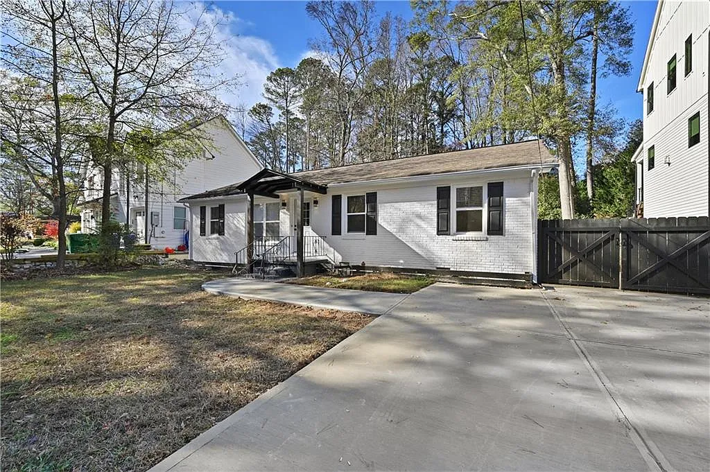 4 bed, 1196 sqft, $3,700 — Photo 4