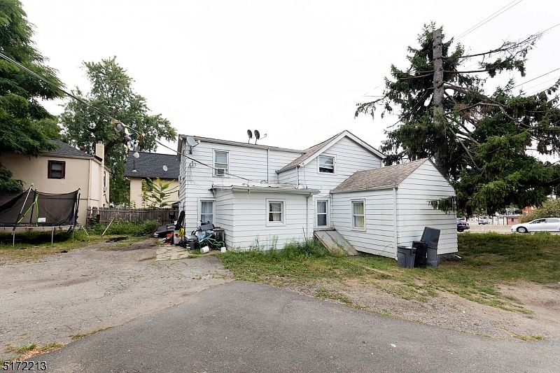 2nd image of 23 W McFarlan St