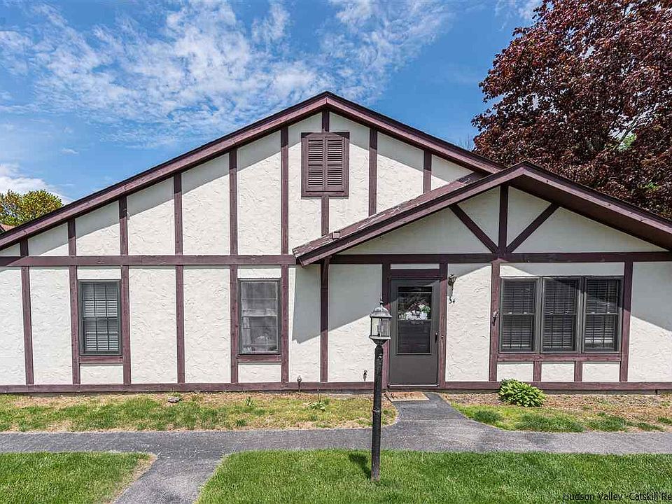 1st image of 54 Sunny Brook Cir