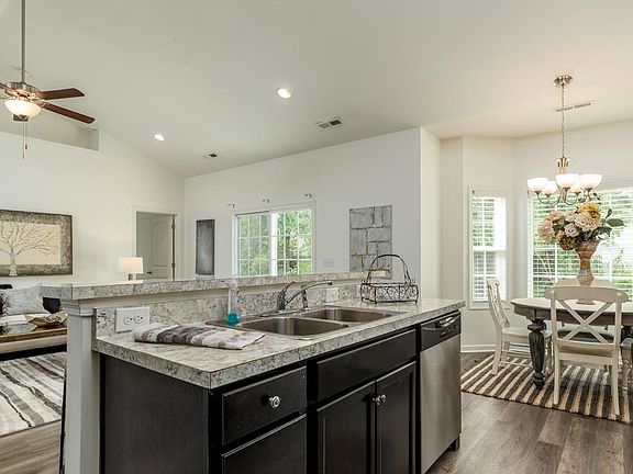 4th image of 112 Palm Terrace Loop