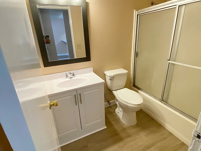 2475 Cedar Ave #C — Photo 6