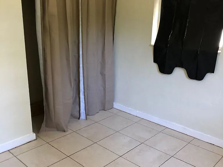 1859 Lauderdale Manor Dr — Photo 20