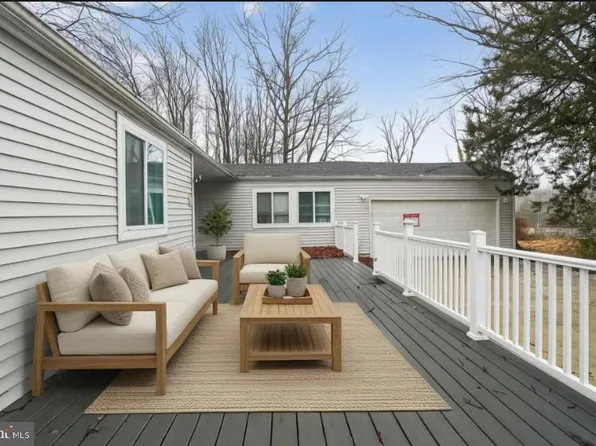 202 Welsh Tract Rd, Newark, DE 19702