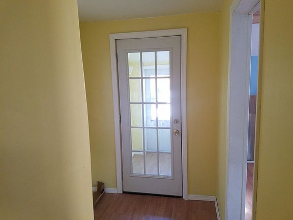 This is what the inside of the entrance looks like before en