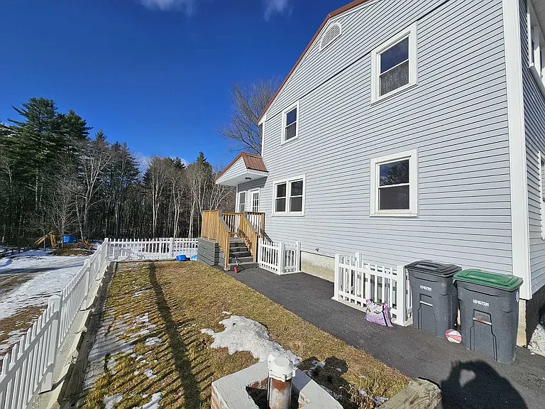 1230 Smyth Rd #2 — Photo 24