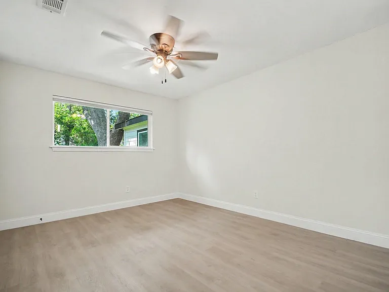 9323 Meadowbriar Ln — Photo 31