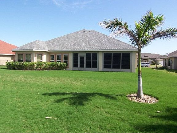 3rd image of 5 Country Club Dr