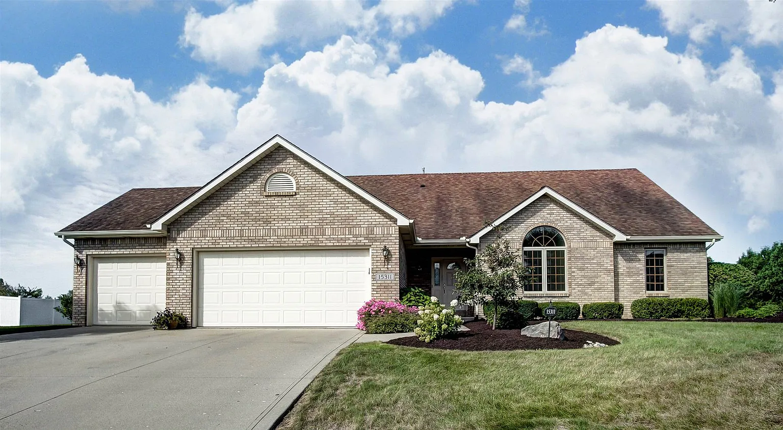 15311 Baroness Pl photo 1