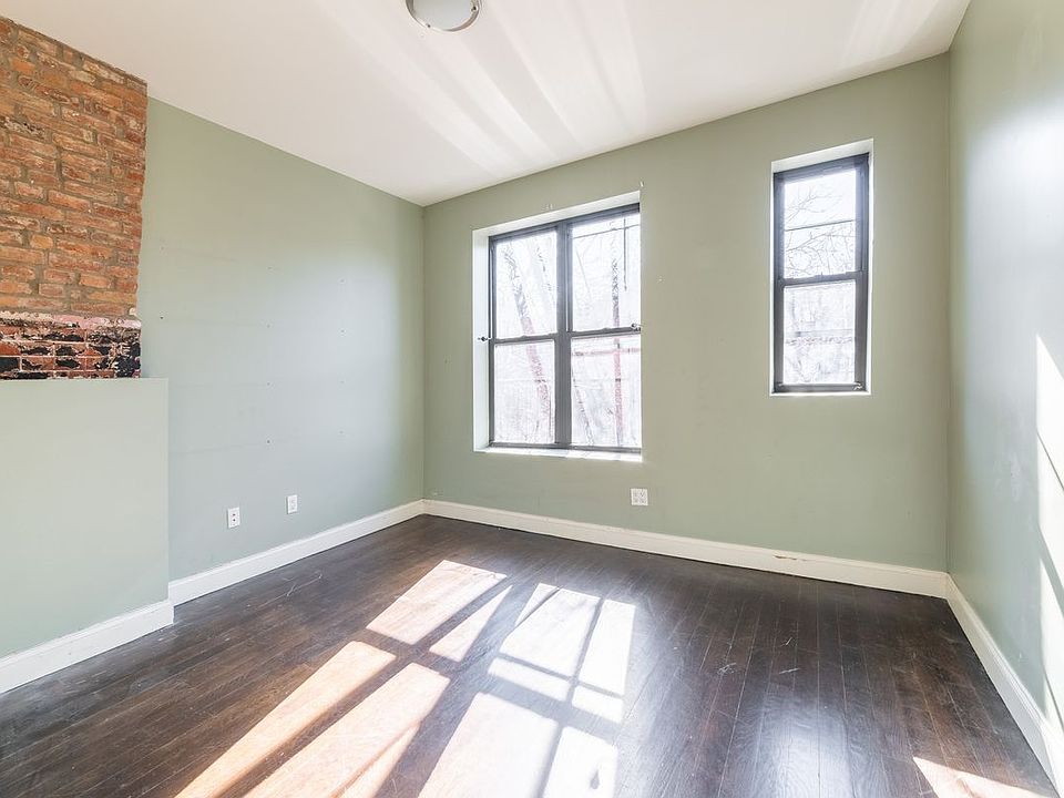 1st image of 524 Chauncey St #2D