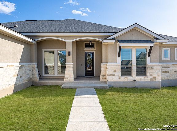 4th image of 1308 Private Road 3702