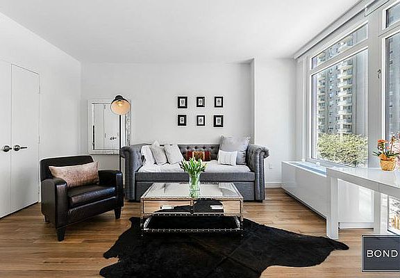 3rd image of 501 E 74th St APT 5D