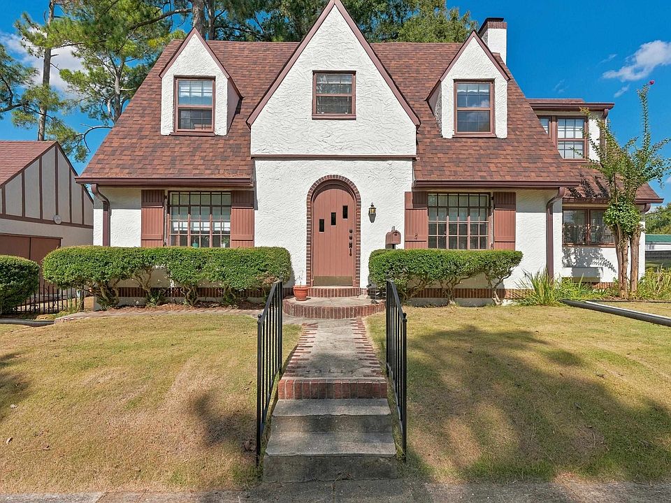 1st image of 300 Woodland Rd