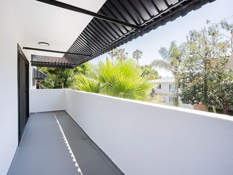 904 N Sierra Bonita Ave — Photo 44