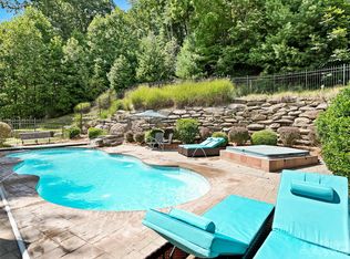 222 Mistletoe Trl, Hendersonville, NC 28791