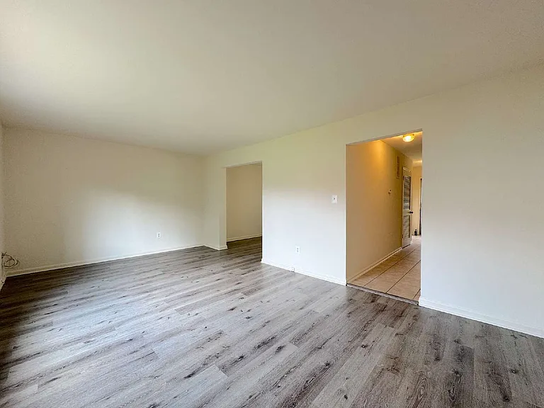 4104 Sideburn Rd — Photo 8