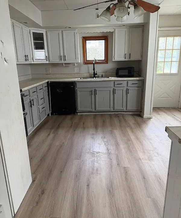 206 Carbon St