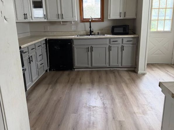206 Carbon St