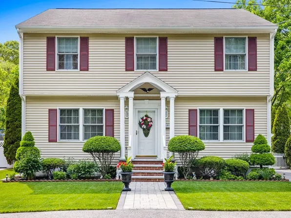 55 Sherrin St, Hyde Park, MA 02136