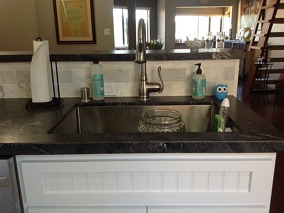 Very large single basin sink