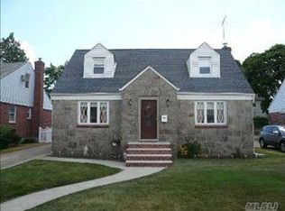 290 Jefferson Ave, Franklin Square, NY 11010
