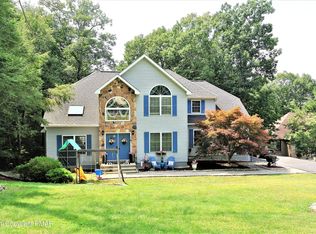 111 Hikers Hill Ln, East Stroudsburg, PA 18301