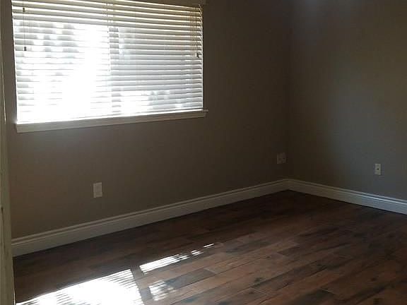 4th image of 806 Red Rock Canyon Dr