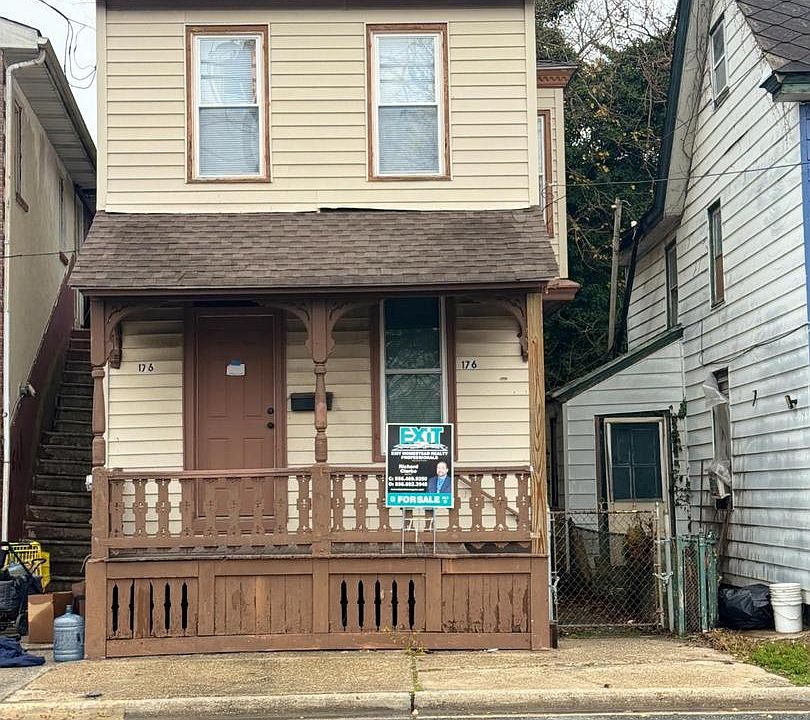 1st image of 176 Griffith St