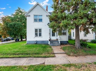 706 N Howell St, Davenport, IA 52802