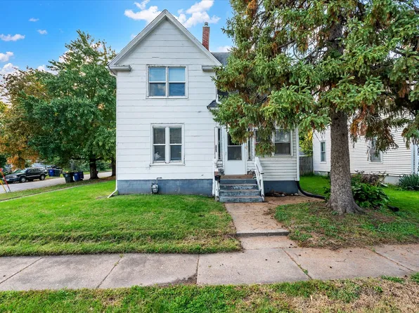 706 N Howell St, Davenport, IA 52802