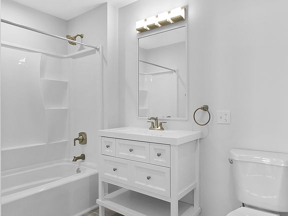 2nd image of 124 Temple St #205