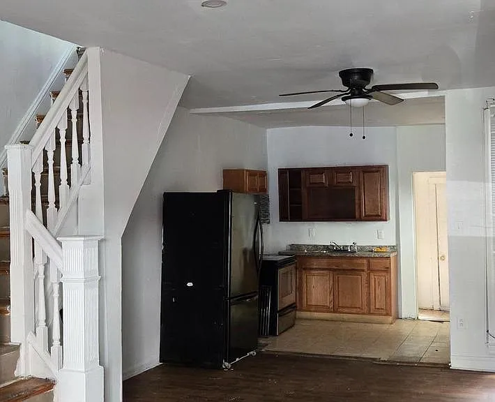 2714 W Albert St — Photo 2