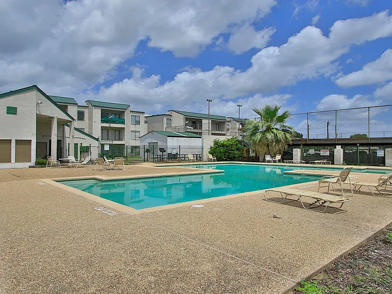 2822 S Bartell Dr #6 — Photo 34