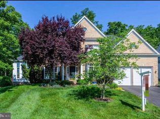 4757 Charter Ct, Woodbridge, VA 22192