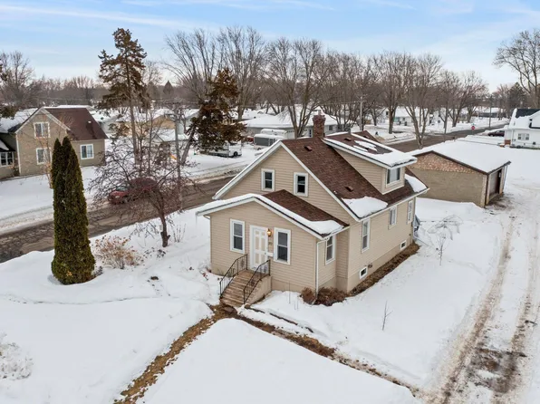 213 Lyndale Ave N, New Prague, MN 56071