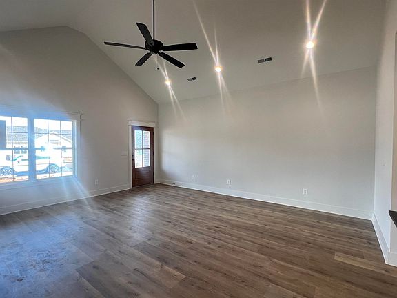 2nd image of 153 Silver Leaf Ln