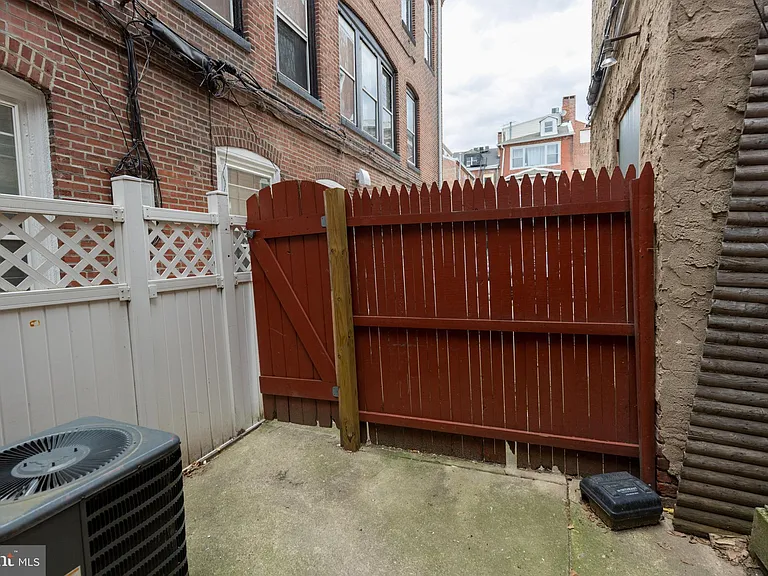 901 Clinton St #3 — Photo 21
