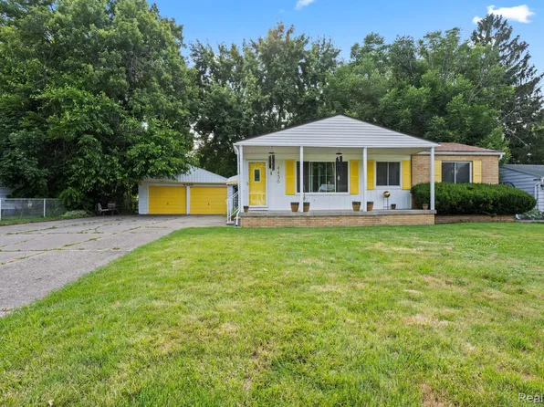 4436 Carmanwood Dr, Flint, MI 48507