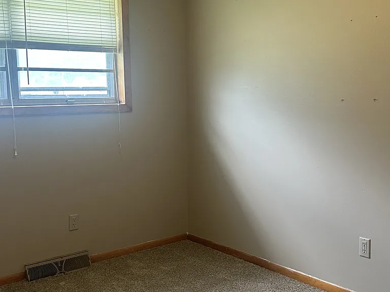 313 E Grandview Dr — Photo 3