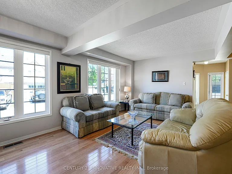 14 Middlecote Dr — Photo 21