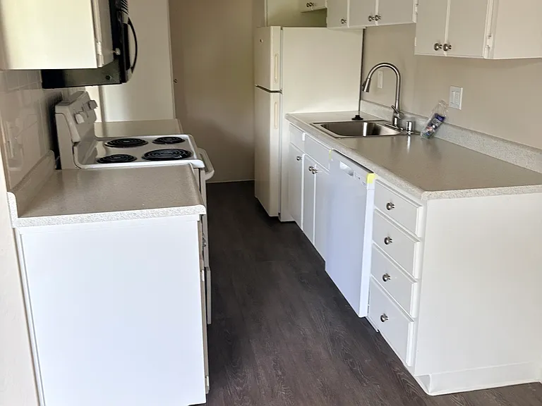 Mallard Creek Apartments — Photo 10